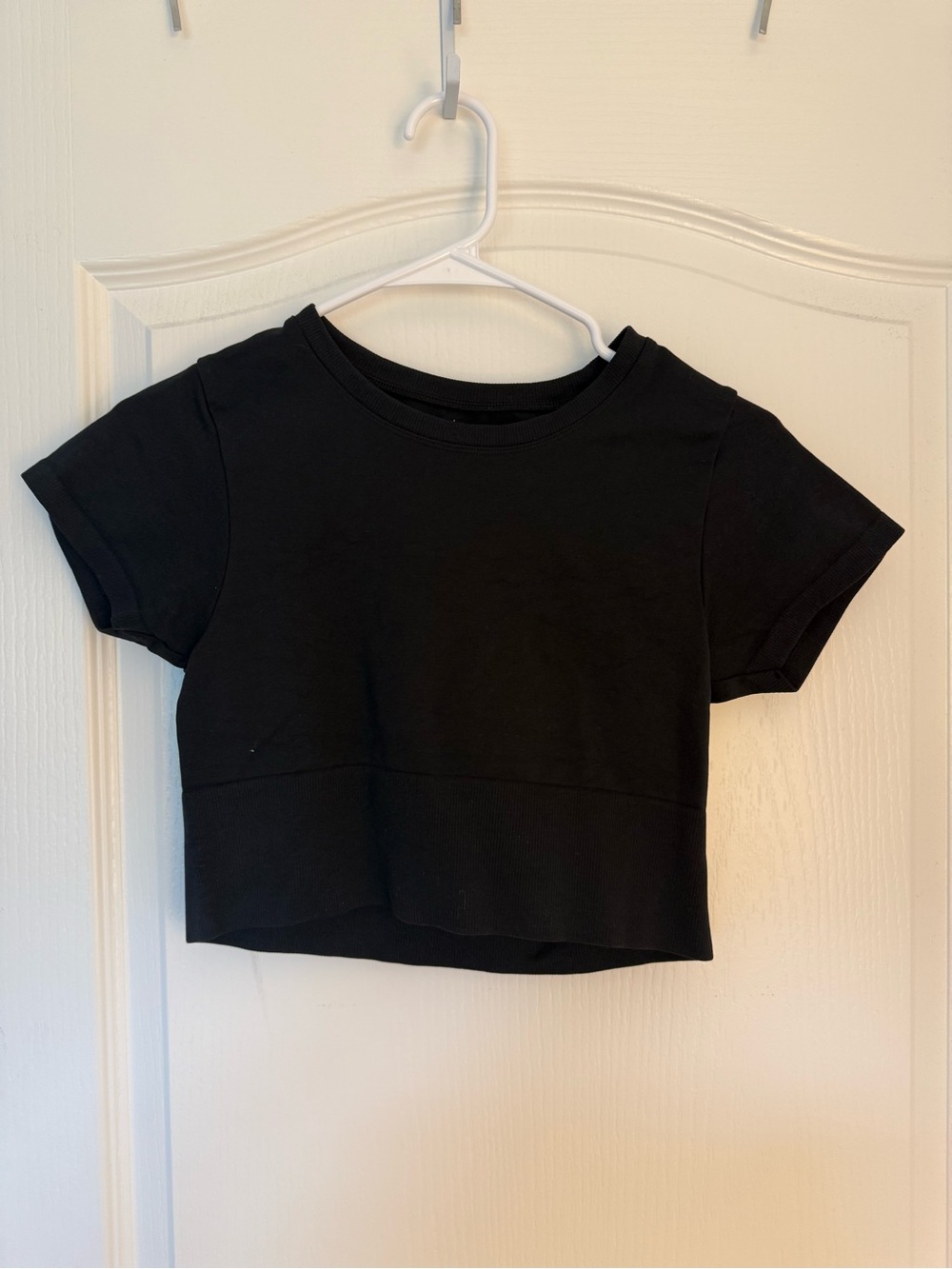 Black Aerie Athletic Crop Top - Picture 1 of 4